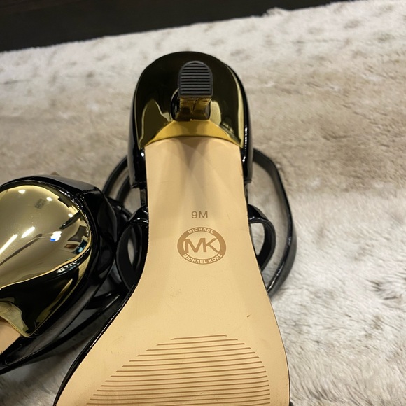 NEW💕MICHAEL KORS Astrid Sandal in Black Size 9 - Picture 13 of 13